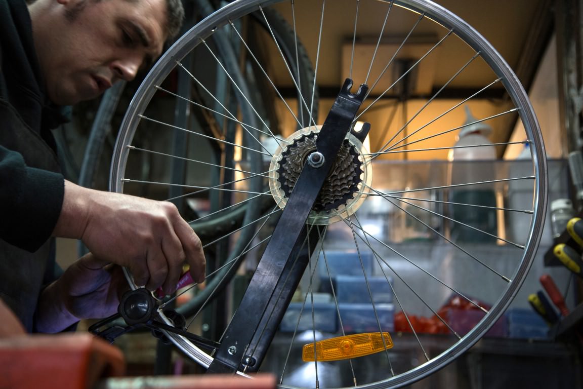 bike wheel replacement